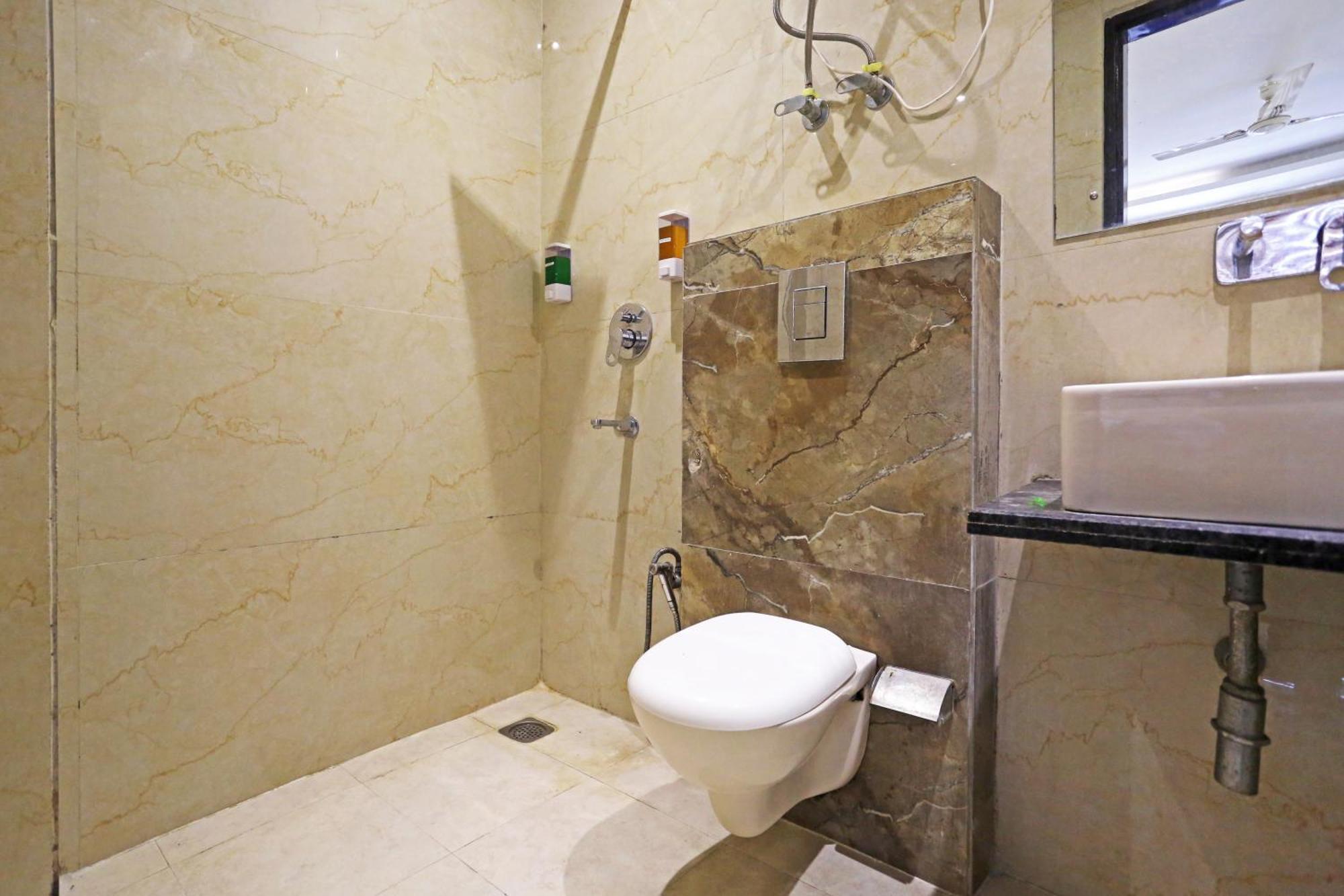 ניו דלהי Hotel Delhi Aerocity Inn מראה חיצוני תמונה